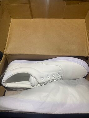 Classic Men's White Canvas Sneakers